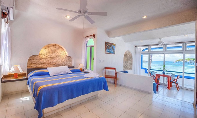 Akumal Condo | Romantic King Studio Suite - Del Sol Beachfront