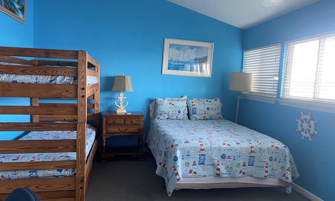 Seven Coves Apartment | Romantic or family oriented nBalcony over Lake Conroe easily design for fishing