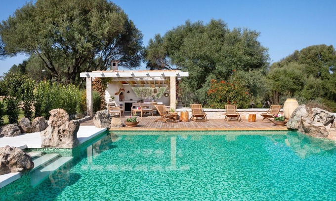 Arzachena Villa | ROMANTIC RETREAT WITH PRIVATE POOL & HOT TUB