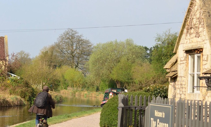 Bathampton Apartment | Romantic Rural Retreat on the Fringes of Bath