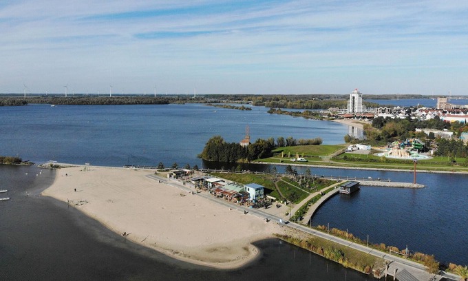 Harderwijk Boat Rental | Romantic, sailable harbor lodge, in a beautiful location in Harderwijk