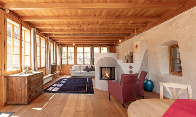 Tesimo Apartment | Romantic vacation apartment on a historic estate