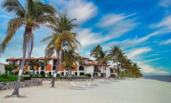 West Bay Villa | Romantic Walks on the Beach, Gorgeous Sunsets from Any Balcony.