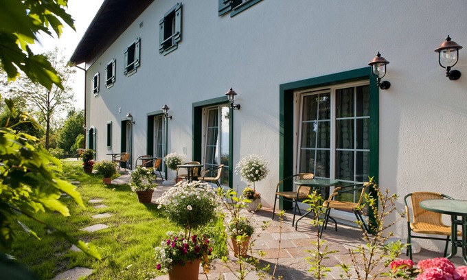 Laakirchen Hotel | Romantik Hotel Die Gersberg Alm mit Panoramablick auf Salzburg