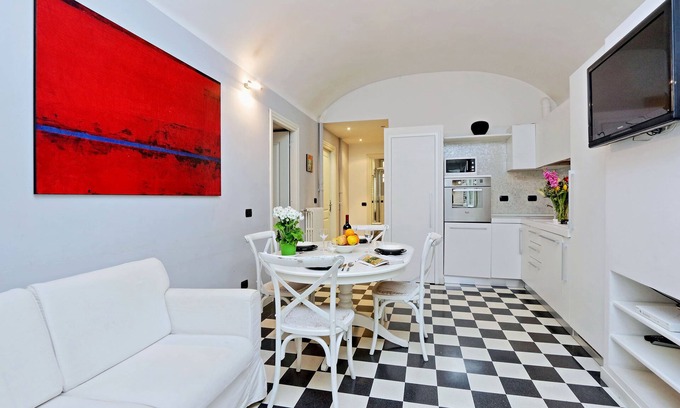 Monti Apartment | Rome Accommodation near Colosseum & Roman Forums-Prestigious Apartment Sleep 9