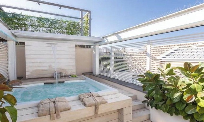 Rome City Centre Apartment | "Rome's Luxury Penthouse: Views, Jacuzzis, and Unbeatable Location"