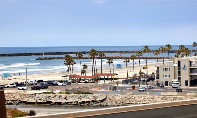 Townsite Condo | Rooftop Seabreeze ~ Gorgeous Ocean & Harbor View Penthouse Condo!