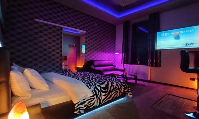 Brasov Old Town Apartment | ROOM 21 Pure Relaxation in The Heart of Brasov!
