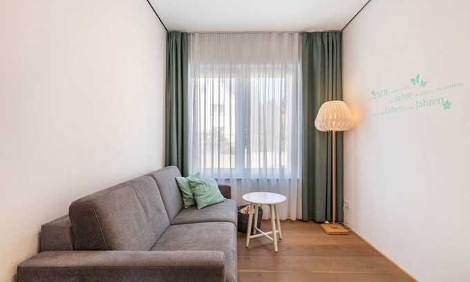 Voehringen Apartment | Room '3' with Shared Terrace and Wi-Fi