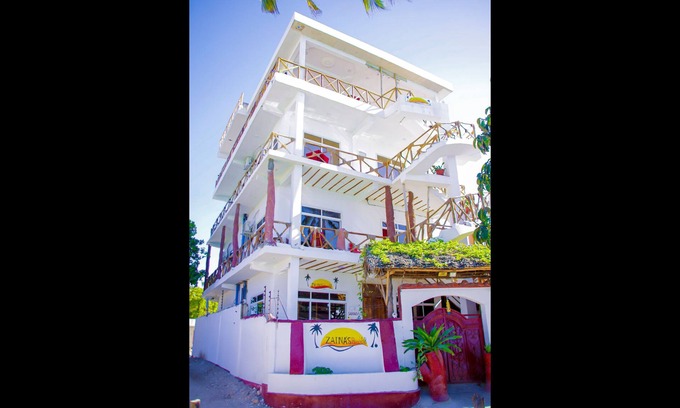 Nungwi Bed & Breakfast | Room Ally at the beach for 2 - 3 guests
