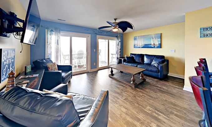 Put-in-Bay Condo | Room for You and Your Friends - 4 BR Directly on Lake Erie max 12 ppl CON 202