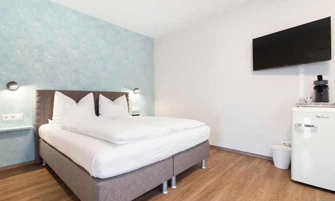 Herbolzheim Apartment | Room 'Forlenwald' with Wi-Fi