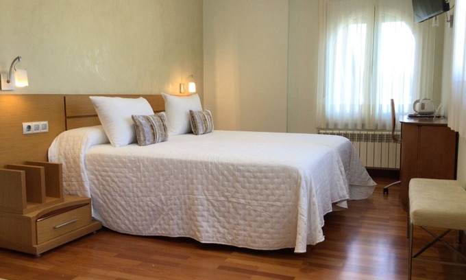 Faro Apartment | Room 'Habitación 201' with Sea View, Shared Terrace and Wi-Fi