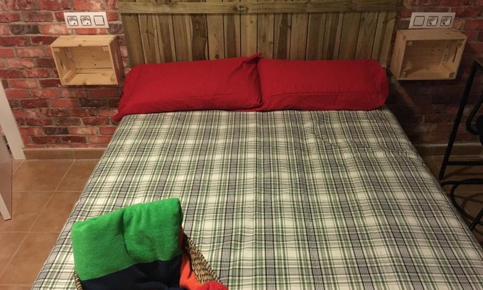 La Linea de la Concepcion House | Room in a shared apartment touching the border :)