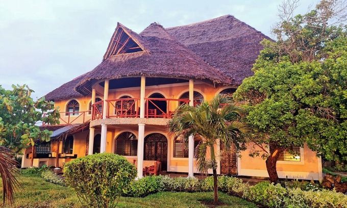 Shimoni Villa | Room in Guest Room - Dolphin Suite 40 m2 in Villa 560 m2, Indian Ocean View