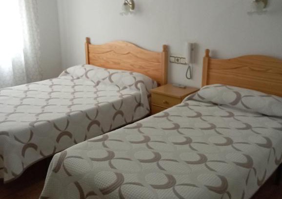 Luarca House | Room in Lodge - Double and single room - Pension Oria 4