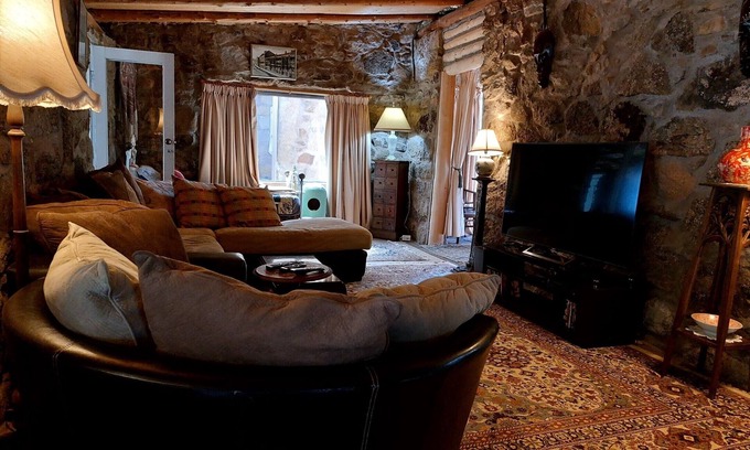 Gungal House | Room in Rustic Remote Stone Cottage with a Double Bed