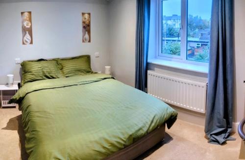 Swanscombe House | Room in Swanscombe, Kent