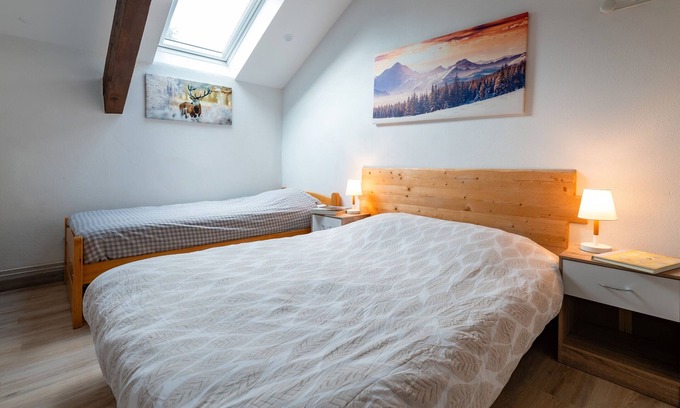 Vassieux-en-Vercors Apartment | Room 'Les Carlines 5' with Mountain View, Shared Terrace and Wi-Fi