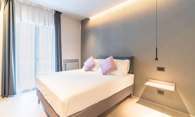 Viagrande Apartment | Room 'Rosa' with Mountain View, Shared Terrace and Air Conditioning