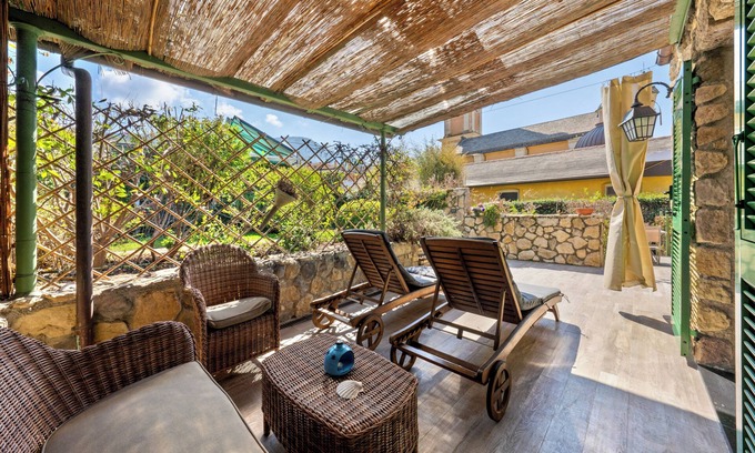 Moneglia Apartment | Room 'Stella Marina' with Private Terrace, Wi-Fi and Air Conditioning
