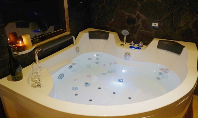 San Rafael de Heredia House | Room with Jacuzzi, Vacation Spa house with Turkish bath