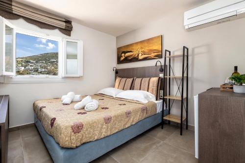 Paros Apartment | Room with sea view