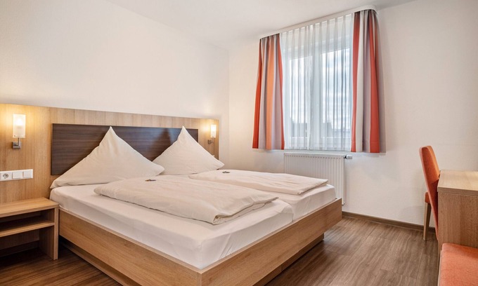 Ebenweiler Apartment | Room 'Zimmer 8' with Shared Terrace, Shared Garden and Wi-Fi