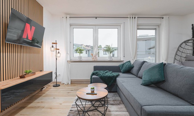 Duhren Apartment | Roomfall Apartment Sinsheim with TG & Wi-Fi & balcony
