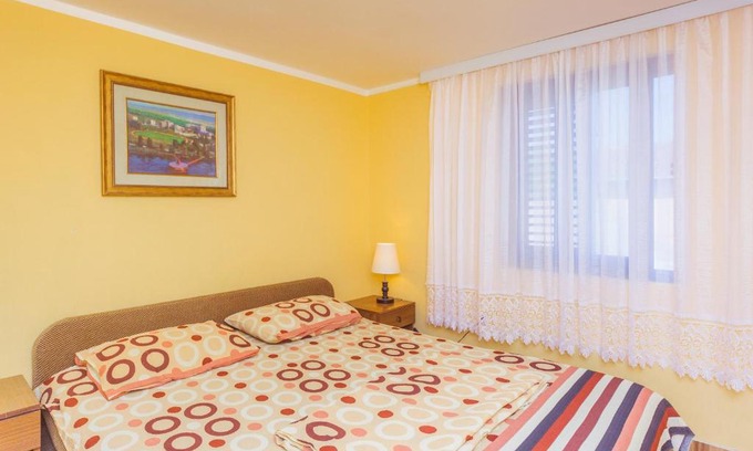 Bregvija Apartment | Rooms Lilic with Bath and Kitchen
