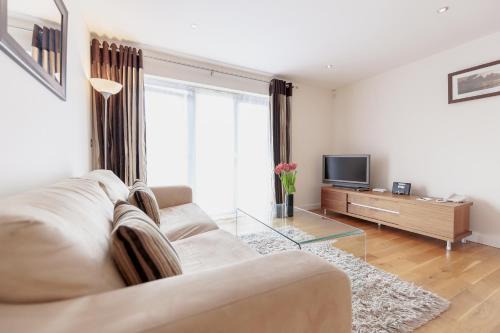 Epsom Apartment | Roomspace Serviced Apartments - Marquis Court