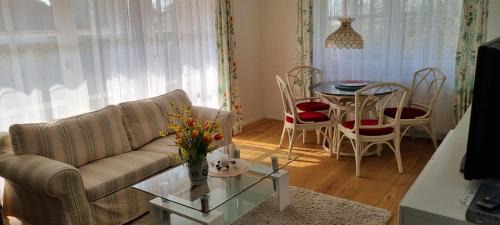 Kellenhusen Apartment | Rosa Canina, W4