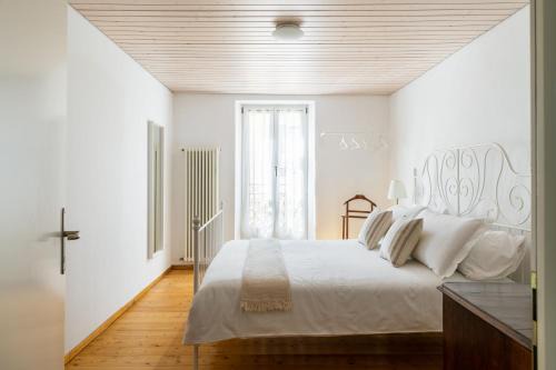 Castagnola Apartment | Rose Apartment by Quokka 360 - refined two-bedroom apartment with garden