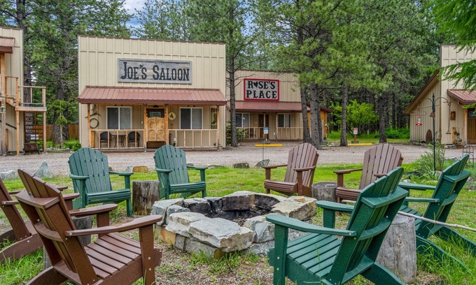 Columbia Falls Apartment | Rose's Place Cabin Near Glacier National Park