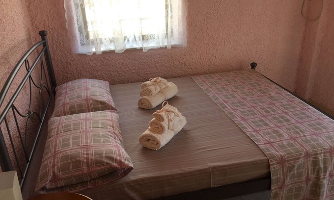 Spata-Artemida House | Rose's Place! Your home near the airport and the sea!