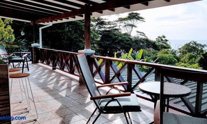 Mare Anglaise Apartment | Rose Self Catering