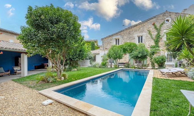 Robion House | Rose Thé - Maison de village dans le Lubéron