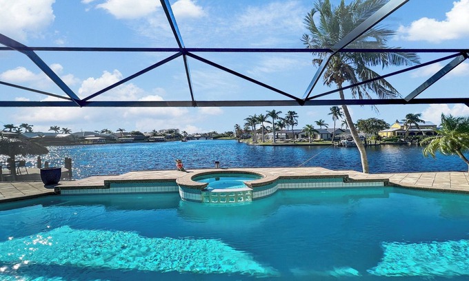 Pelican Villa | Rosegarden - Pool/Spa and perfect water view