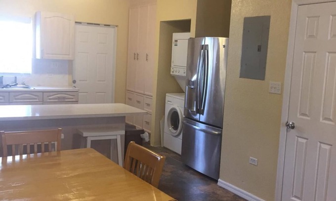 South Sound Apartment | RoseGold Apartment centrally located near beaches and restaurants
