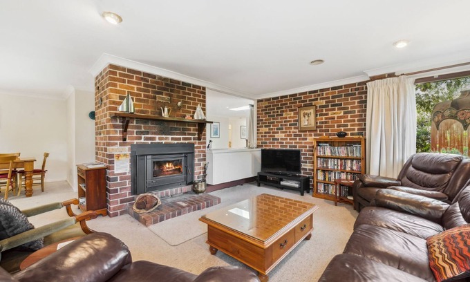 Blackheath House | Rosella Retreat | Perfect getaway for family and friends