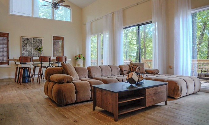 Winston - Salem House | Rosewood Loft I Upper Suite