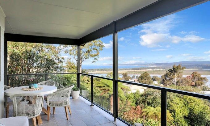 Merimbula House | Rosie's Seaview- 3 bedroom home with lake to ocean views- 2+ nights