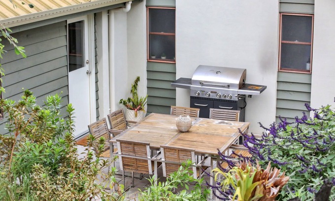 Merimbula House | Rosie's Seaview- 4 bedroom home with lake to ocean views- 2+ nights