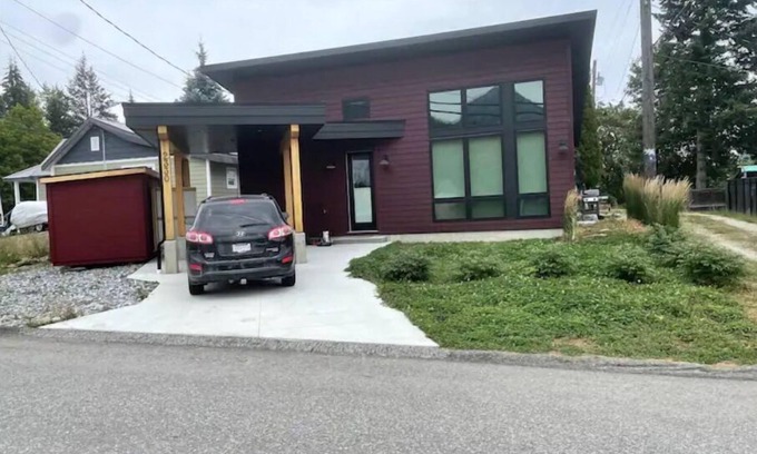Rossland House | Rossland Mountain View - New 2-bedroom Home