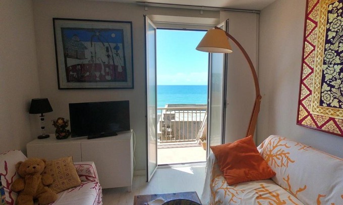 Ladispoli House | Rosso Tramonto luxury-white- LADISPOLI, Lungomare Regina Elena 58