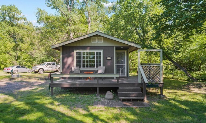 Luck Cabin | Round Lake Hideaway