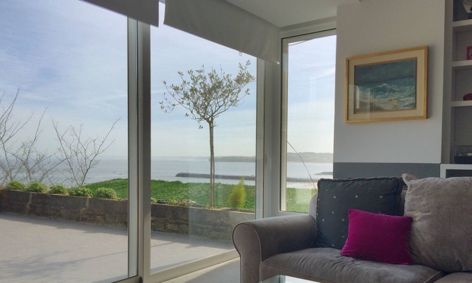 Hondarribia House | Route du Phare- House facing the beach - The best views of the Bay!