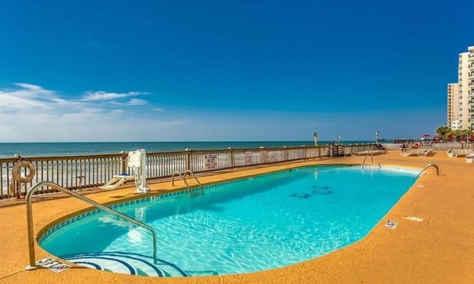 Garden City Condo | Royal Garden Ocean Front Unit 405