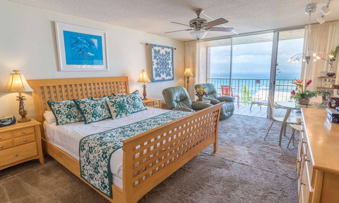 Kahana Condo | Royal Kahana 1104 - Oceanview Studio - Free Activities - Oceanfront Complex!