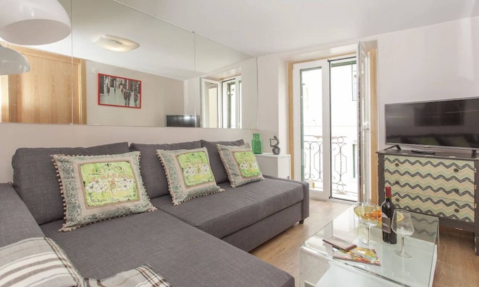 Merces Apartment | Royal Lightness, Principe Real 2CH/2SDB, Clim, Calm, Wifi, cable